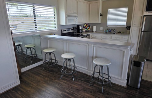 Conroe House | Waterfront Home - Private Fishing Pier BEST VIEWS! - walk to bars & restaurants