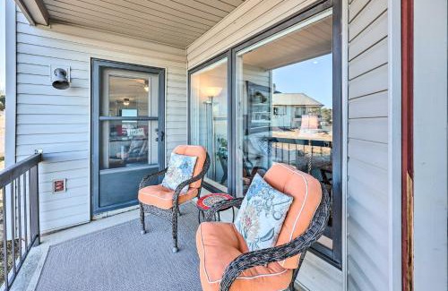 Lake Hamilton Apartment | Waterfront Hot Springs Condo Pool, Hot Tub Access