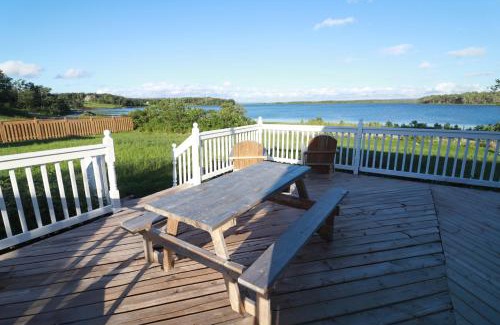 Pomquet House | Waterfront House near Pomquet Beach- 2 bedrooms, Pet-Friendly