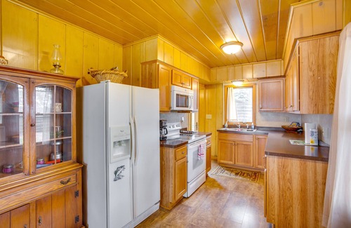 Howard Lake Cabin | Waterfront Howard Lake Vacation Rental w/Dock