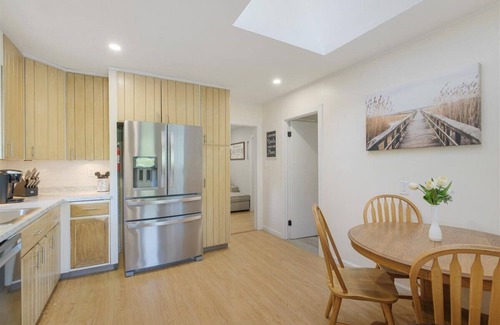 Lake Peekskill House | Waterfront Lake House. Near NYC and hiking trials. Complimentary kayaks provided