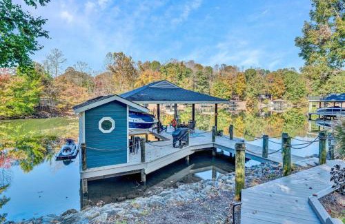 North Shore House | Waterfront Lake House Ideal Dock for Boats, Swimming, Fishing
