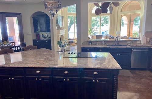 Kerens Villa | Waterfront Lakehouse in gated community