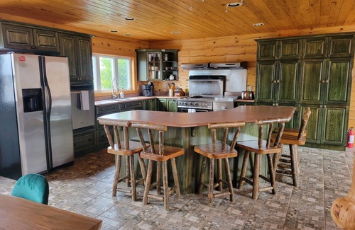 Mattawa House | Waterfront Log Home