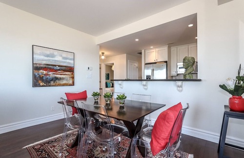 Collingwood Condo | Waterfront Luxury Condo 2 Bedroom 2 Bath