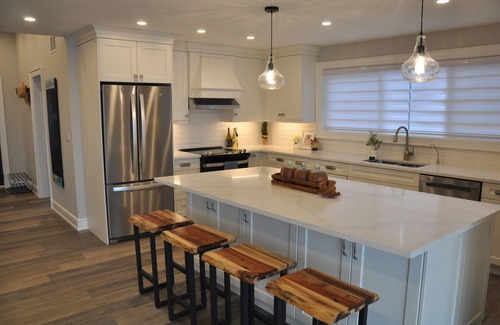 Selkirk Cottage | Waterfront Modern Cozy 3-bedroom Entire Cottage