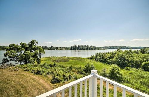 Mount Holly House | Waterfront Montross Home with Private Boat Slip!