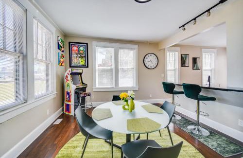 Portsmouth Apartment | Waterfront Portsmouth Apt half Mi to Dtwn and Ferry