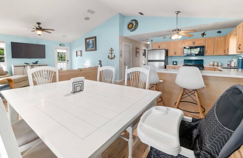 Welaka House | Waterfront, Private Boat Dock, Paddle board, Near Springs