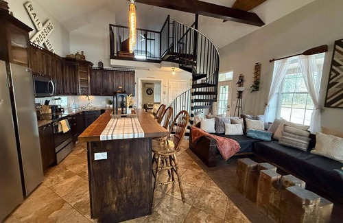 Huron House | Waterfront Property w/dockage-sleeps 18!