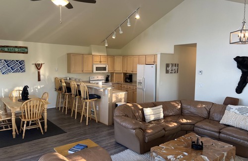 Polson Condo | Waterfront Retreat on Flathead Lake