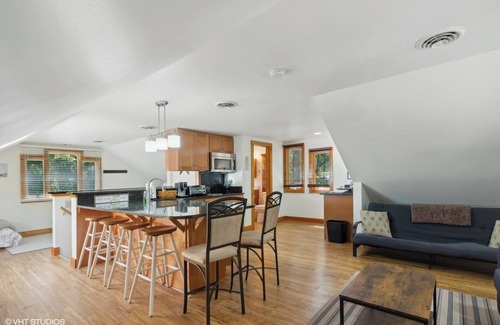 Magnolia Apartment | Waterfront Retreat with Private Dock and Beach