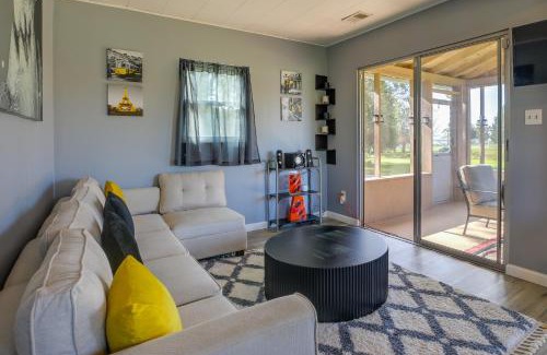 Rock Point House | Waterfront Rock Point Vacation Rental with Sunroom!