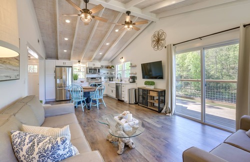 Talladega Cottage | Waterfront Vacation Home on Logan Martin Lake!