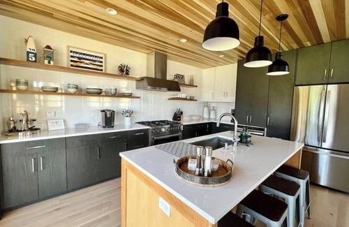 Wapato Point House | Waterfront Wapato Point Townhome w/Resort Access