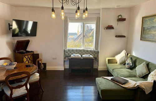Old Town Hastings Apartment | Waterloo Terrace -Historical luxury apartment in heart of Old Town with balcony.