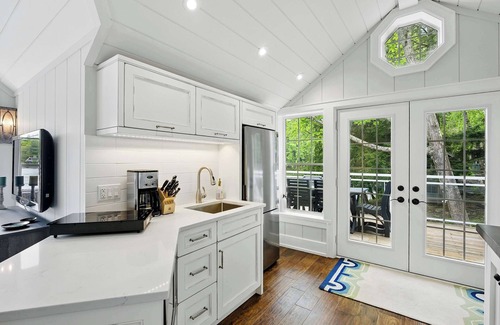Minett House | Waters Edge Lake Joe