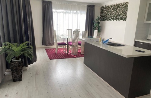 Rothwell House | Waterside holiday