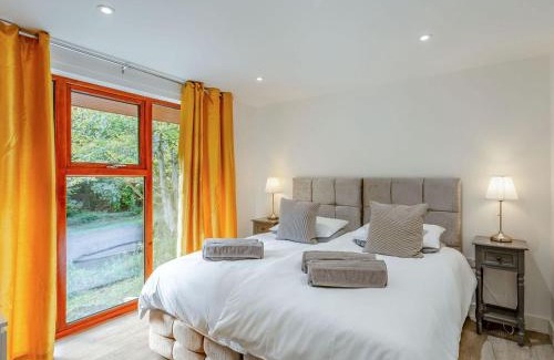 Rastrick House | Waterside Lodge Five -Uk38263