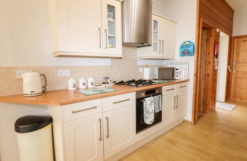 Rudyard Cottage | WATERSVIEW LODGE, pet friendly, character holiday cottage in Leek