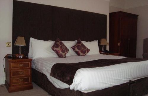 Walton Hotel | Waterton Park Hotel