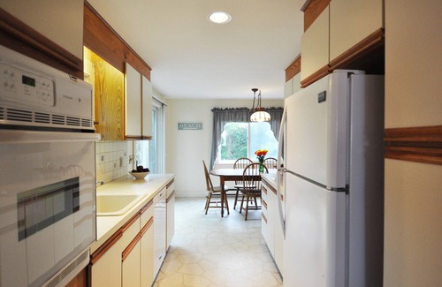 North Eastham House | Waterview, 4 BR, 100 Feet from Private Eastham Bayside Beach!
