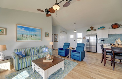 Harkers Island House | Waterview Home w/Sunset & Lighthouse Views
