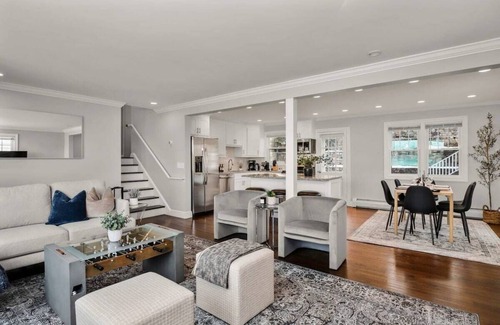Cove - East Side - Shippan House | Waterview House Walking Distance from Cove Beach