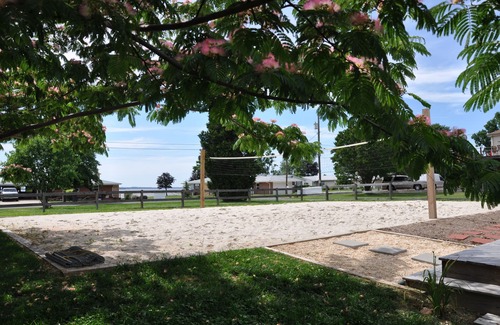 Stevensville House | Waterview with Beach Volleyball! Walk to Marina & Kentmorr Beach Bar and Grill.