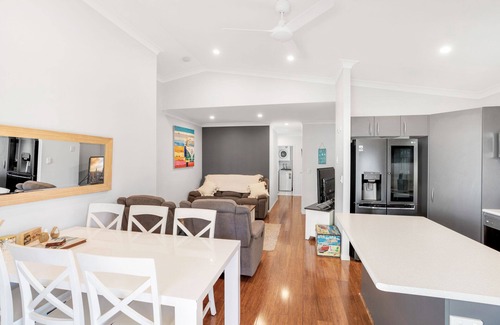 Eurong House | Wattlebird Cottage Eurong Fraser Island