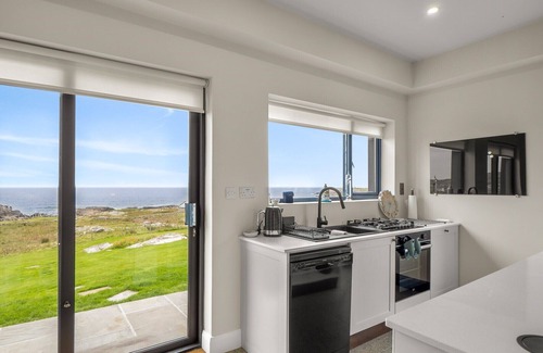 Roundstone Ski Chalet | Wave Watcher- Luxurious Chalet