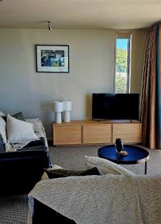 Kaikoura Apartment | Waves Kaikoura Luxury Waterfront Apartment 1