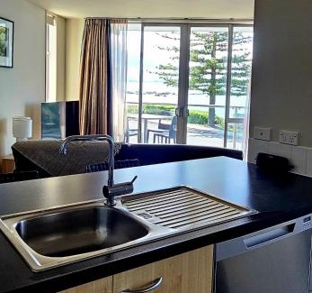 Kaikoura Apartment | Waves Kaikoura Luxury Waterfront Apartment 1
