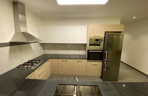 Monrovia Apartment | Waves Luxury Apartments