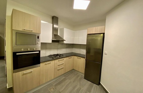 Monrovia Apartment | Waves Luxury Apartments