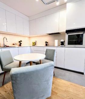 Saska Kepa Apartment | WawaLove
