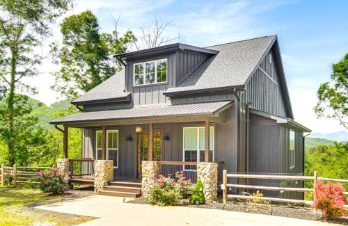 Clyde House | Waynesville House Fire Pit and Mountain Views!