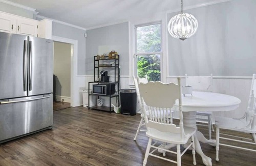 Columbia House | WB Stadium, Downtown, Smart TV, Wi-Fi