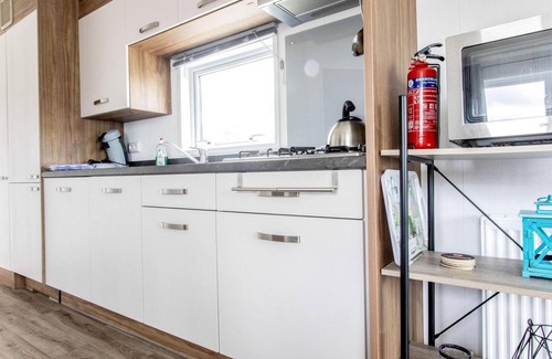 Sint Maarten House | We would like to invite you to visit us in Sint Maarten for a wonderful beach holiday by the sea. After a day at the beach or a nice walk through the dunes, it is wonderful to come home to this 4-person chalet.