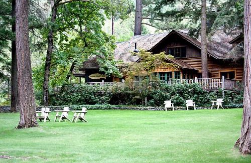 Grants Pass Hotel | Weasku Inn