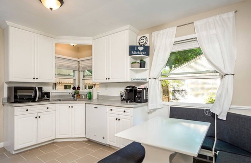 Lansing House | Weekday Work Trip or Weekend Fun: We fit everyone