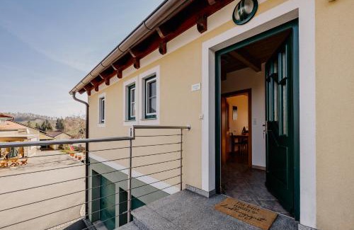 Eichberg-Trautenburg House | Weingut Sternat vlg. Schmalzpeter