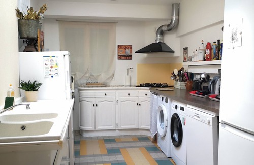 Tuffe Val de la Cheronne House | Welcome to Tuffe 11 beds in the center of village short walk to lake