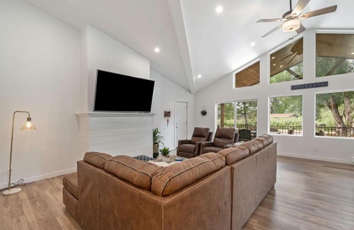 Sedalia House | Welcome! 4 bedroom (6 bed) 3 bath River House