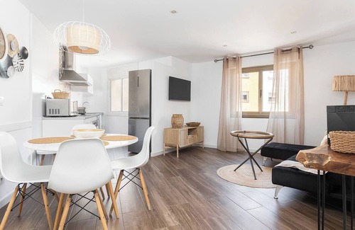 Esplugues de Llobregat Apartment | Welcome to my home! Recently renovated 3 bedroom apartment, in the neighborhood of Esplugues
