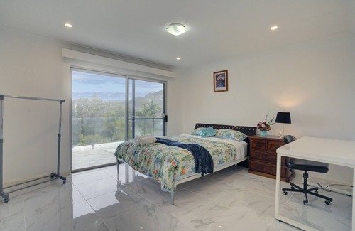 Tascott Apartment | Welcome to your home in the beautiful coastal suburb of Tascott, NSW!