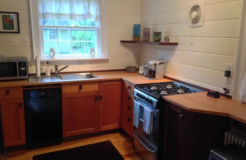 North Chesterfield Apartment | Welcome To A Westover Hills Gem! 1st Floor Apartment