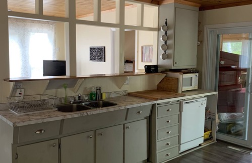 Highlands East Cottage | WELCOME to beautiful Sunset Point waterfront cottage!