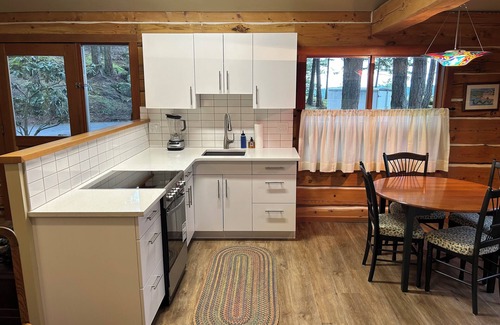 Mayne Island Cabin | Welcome to Cloud 99!