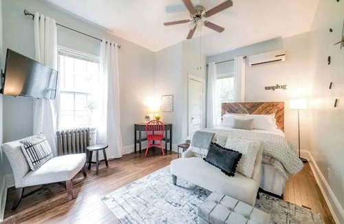 Daniels Hill Cottage | Welcome to Cozy Cottage: Relax. Explore. Retreat.